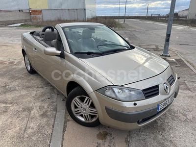 Gris / plata Usado 2005 Renault Mégane Cabriolet Dynamique Descapotable | 3000 € (Precio justo)