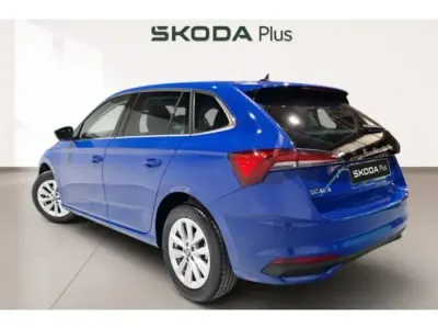 Usado Skoda Scala Selection 115 CV (84 kW) 2025 Azul Utilitario