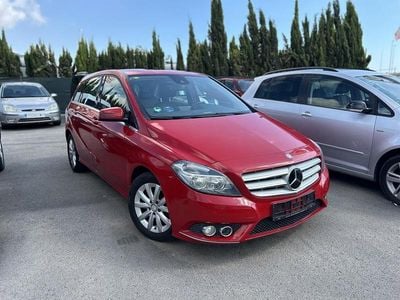Rojo metalico Usado 2013 Mercedes B200 Monovolumen | 13.950 € (Precio justo)