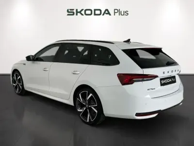 Usado Skoda Octavia SportLine 150 CV (110 kW) 2026 Blanco Familiar