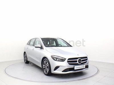 Usado Mercedes B200 163 CV (119 kW) 2021 Gris / plata Monovolumen