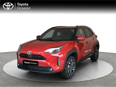 Begagnad Toyota Yaris Cross Active 130 HK (95 kW) 2025 Röd SUV