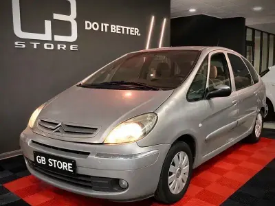 Usado Citroën Xsara Picasso 90 CV (66 kW) 2004 Beige Monovolumen