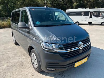 Gris / plata Usado 2023 VW Caravelle Monovolumen | 39.990 € (Un poco caro)