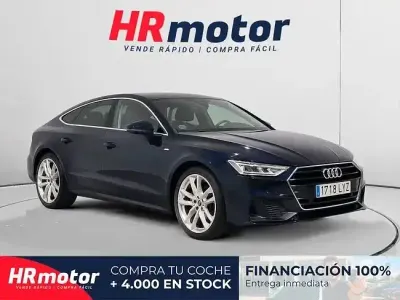 Usado Audi A7 Ambiente 204 CV (150 kW) 2022 Azul Berlina