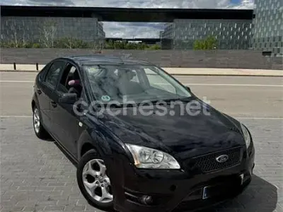 Usado Ford Focus Trend 115 CV (84 kW) 2007 Negro Berlina