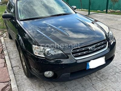 Usado Subaru Outback 165 CV (121 kW) 2007 Negro Familiar