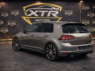 Usado VW Golf VII GTI 230 CV (169 kW) 2015 Gris / plata Berlina