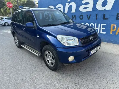 Usado Toyota RAV4 Luna 125 CV (91 kW) 2005 Azul SUV