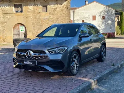 Usado Mercedes GLA200 150 CV (110 kW) 2021 Gris / plata SUV