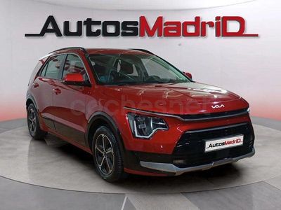 Käytetty Kia Niro 141 HP (103 kW) 2022 Punainen Katumaasturi
