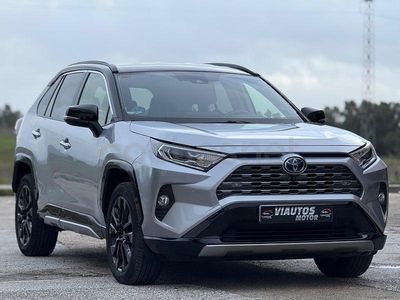 Usado Toyota RAV4 Hybrid Luxury 218 CV (160 kW) 2021 Gris / plata SUV