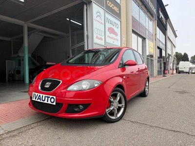 Usado Seat Altea Reference 105 CV (77 kW) 2007 Rojo Monovolumen
