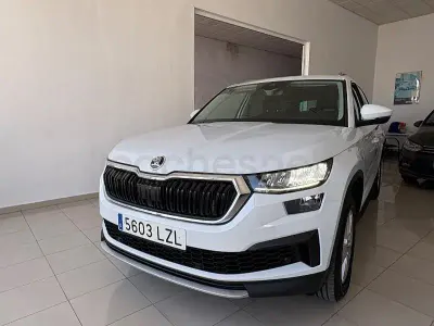 Usado Skoda Kodiaq Ambition 150 CV (110 kW) 2022 Blanco SUV