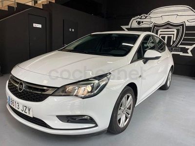 Usado Opel Astra Elegance 136 CV (100 kW) 2017 Blanco Berlina