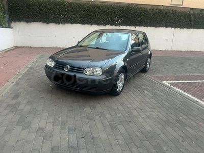 Usado VW Golf IV Highline 102 CV (75 kW) 2003 Gris / plata Berlina