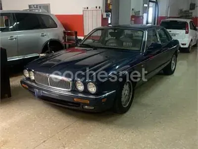 Usado Jaguar XJ Sovereign 245 CV (180 kW) 1996 Azul Berlina