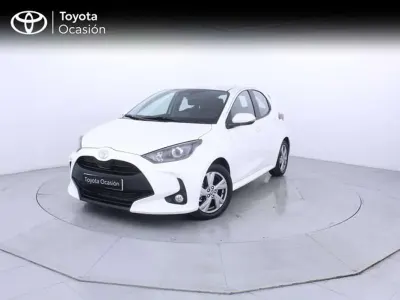Usado Toyota Yaris Active 116 CV (85 kW) 2025 Blanco Utilitario