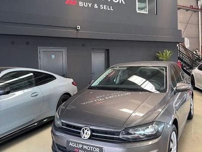 Usado VW Polo Advance 95 CV (69 kW) 2018 Gris Utilitario
