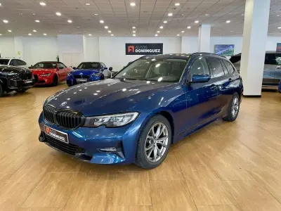 Usado BMW 318 150 CV (110 kW) 2022 Azul Familiar