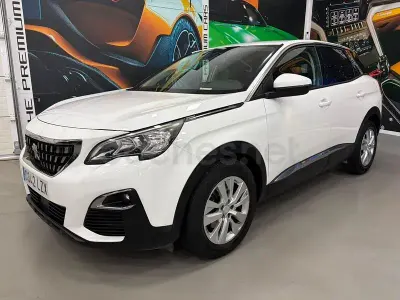 Usado Peugeot 3008 Active 120 CV (88 kW) 2018 Blanco SUV