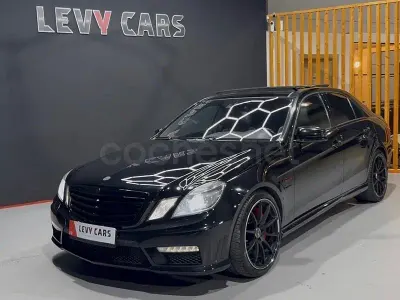 Käytetty Mercedes E63 AMG AMG 525 HP (386 kW) 2009 Musta Sedan