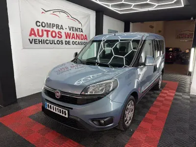 Usado Fiat Doblò Lounge 95 CV (69 kW) 2020 Azul Monovolumen