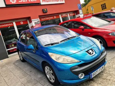 Usado Peugeot 207 90 CV (66 kW) 2006 Azul Berlina
