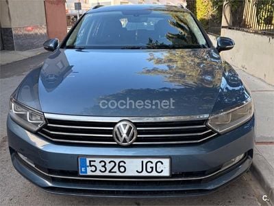 Usado VW Passat Advance 120 CV (88 kW) 2015 Azul Familiar