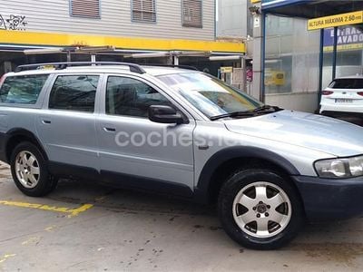 Usado Volvo XC70 200 CV (147 kW) 2001 Gris / plata Familiar