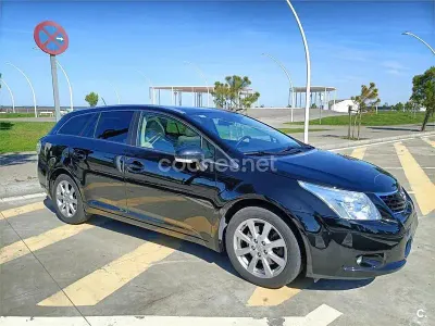 Usado Toyota Avensis Executive 150 CV (110 kW) 2009 Negro Familiar