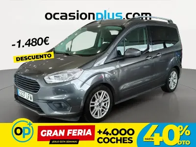 Usado Ford Tourneo Courier Titanium 100 CV (73 kW) 2020 Gris Monovolumen