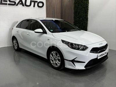 Blanco Usado 2022 Kia Ceed Utilitario | 15.499 € (Buen precio)