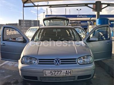 Usado VW Golf IV Highline 115 CV (84 kW) 2000 Gris / plata Berlina