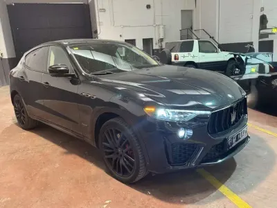 Usado Maserati Levante 430 CV (316 kW) 2020 Negro SUV