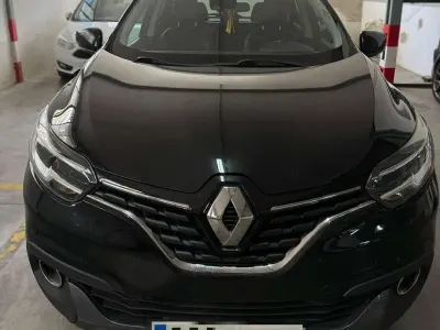 Usado Renault Kadjar Zen 131 CV (96 kW) 2016 Negro SUV
