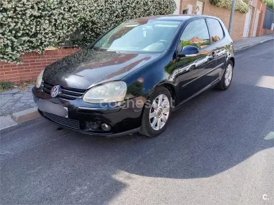 Usado VW Golf IV Trendline 102 CV (75 kW) 2005 Negro Berlina