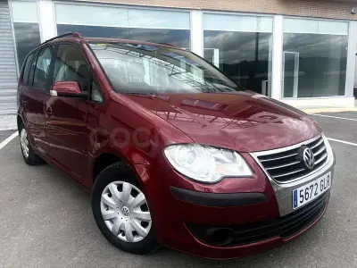 Usado VW Touran Edition 105 CV (77 kW) 2009 Granate Monovolumen