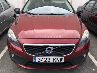 Granate Usado 2015 Volvo V40 CC Summum Familiar | 9500 €