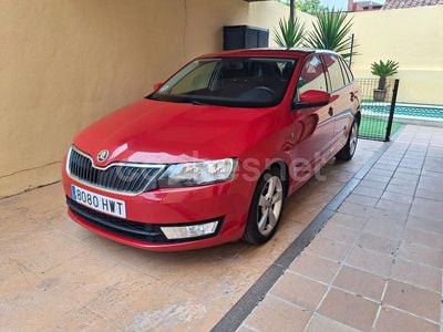 Usado Skoda Rapid Active 90 CV (66 kW) 2014 Rojo Berlina