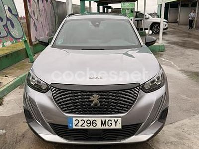 Usado Peugeot 2008 Allure 100 CV (73 kW) 2023 Gris / plata SUV