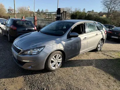 Usado Peugeot 308 SW Active 120 CV (88 kW) 2016 Gris / plata Familiar
