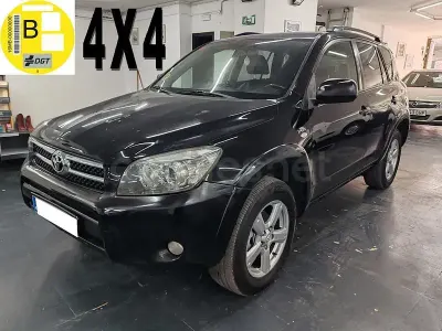 Usado Toyota RAV4 Premium 177 CV (130 kW) 2006 Negro SUV