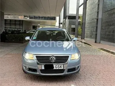 Usado VW Passat Advance 122 CV (89 kW) 2009 Gris / plata Familiar