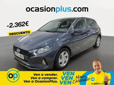 Usado Hyundai i20 100 CV (73 kW) 2022 Gris Berlina
