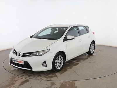 Usado Toyota Auris Active 132 CV (97 kW) 2015 Blanco Berlina