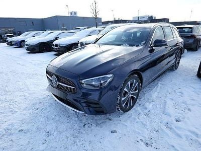 Usado Mercedes E300 AMG line 306 CV (225 kW) 2023 Azul Familiar