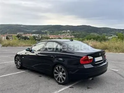 Usado BMW 318 122 CV (89 kW) 2006 Negro Berlina