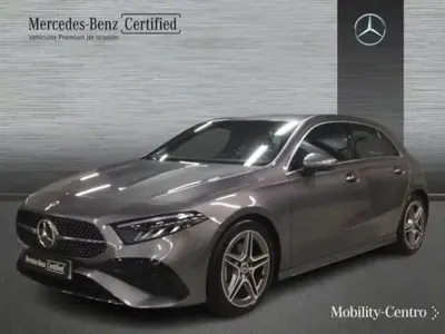 Usado Mercedes A180 109 CV (80 kW) 2024 Gris Utilitario