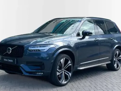Käytetty Volvo XC90 Plus 235 HP (172 kW) 2022 Katumaasturi